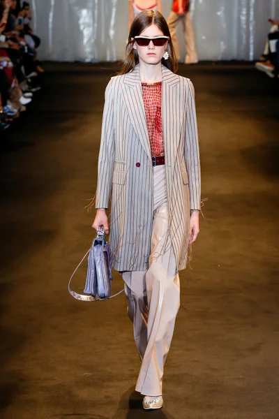 Look 23